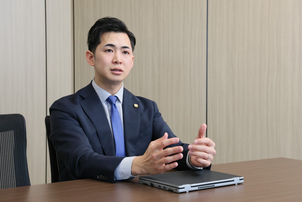 弁護士 髙 芝元
